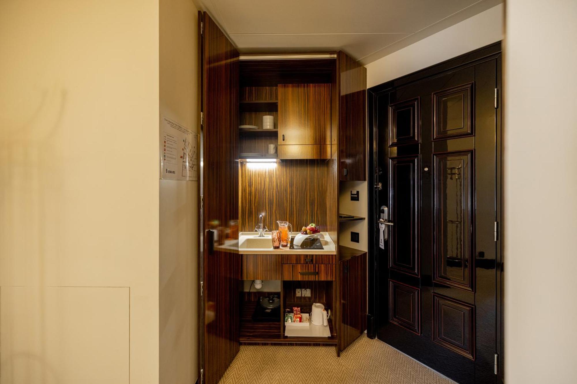 Astoria Hotel Λβιβ Δωμάτιο φωτογραφία