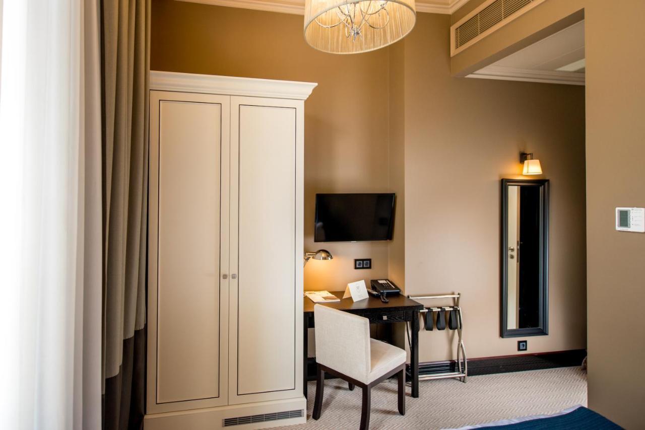 Astoria Hotel Λβιβ Εξωτερικό φωτογραφία
